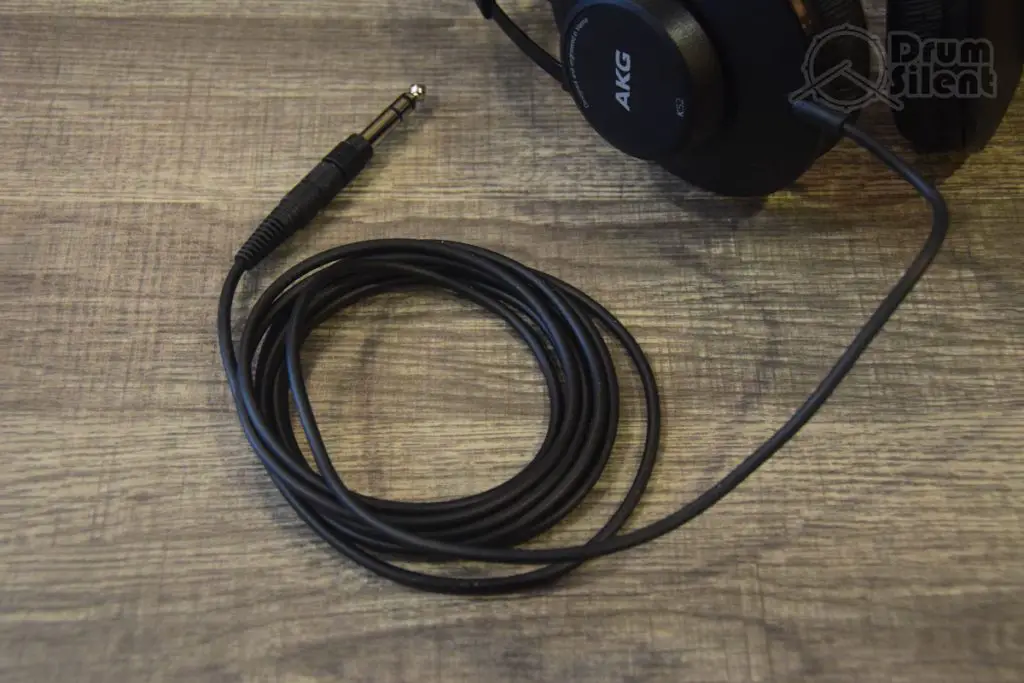Review: AKG K52 Studio Monitor Headphones